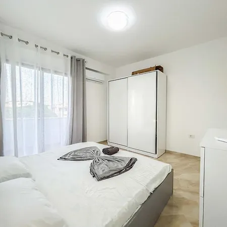 Sea Charm Retreat C16 Golem (Tirana)