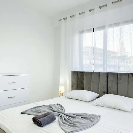 Sea Charm Retreat C16 Golem (Tirana)