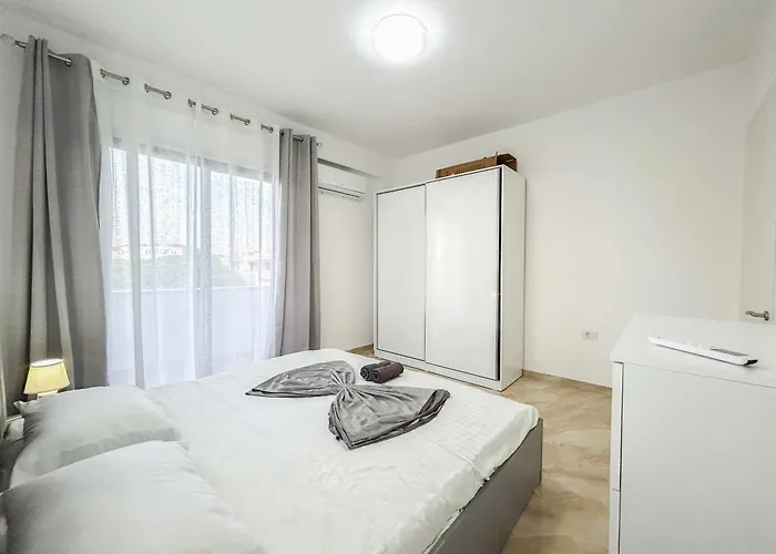 Sea Charm Retreat C16 Golem (Tirana)